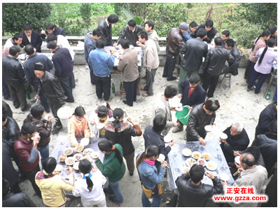 吃流水席.jpg 吃流水席.jpg